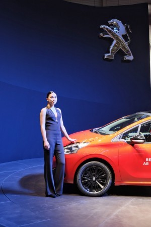 Geneva 2015 Showfloor - PEUGEOT 13