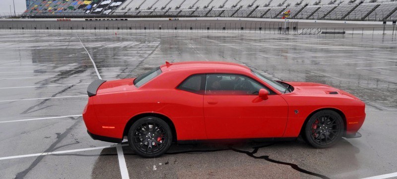 2015 Dodge Challenger SRT HELLCAT  44