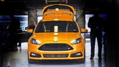 2015-Ford-Focus-ST-Tangerine-Scream-ST2-Pack-82