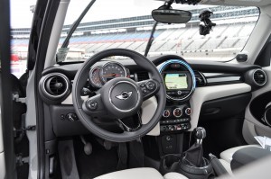 2015 MINI Cooper S Hardtop 4-Door Interior 2