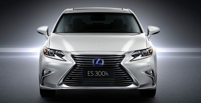 2015_ShanghaiMotorShow_2016_Lexus_ES_300h_002