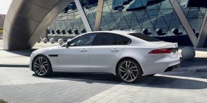 2016 Jaguar XF 17