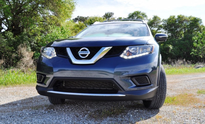 2015 Nissan Rogue SV 18