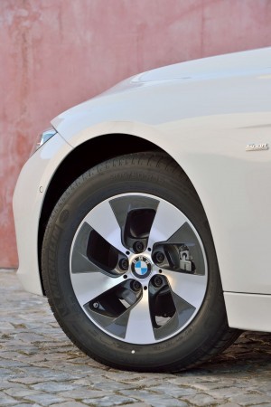 2016 BMW 3 Series 17