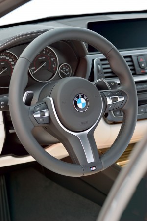 2016 BMW 3 Series Interiors 20