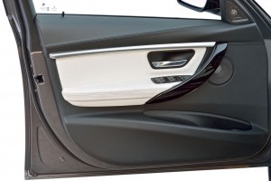2016 BMW 3 Series Interiors 21