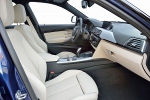 2016 BMW 3 Series Interiors 24