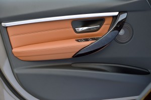 2016 BMW 3 Series Interiors 8