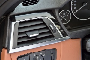 2016 BMW 3 Series Interiors 9