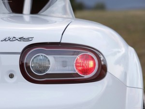 Mazda-MX-5_Superlight_Concept_2009_1600x1200_wallpaper_38