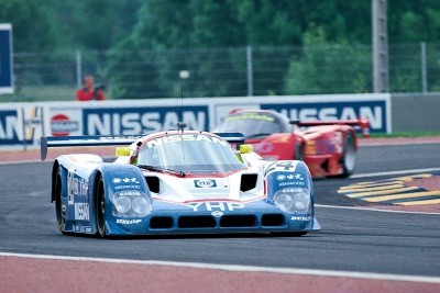 The Nissan R90CK on track at Le Mans in 1990