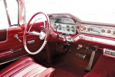 1960 Pontiac Bonneville Sport Coupe 11