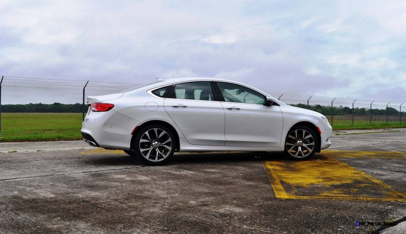 2015 Chrysler 200C V6 11