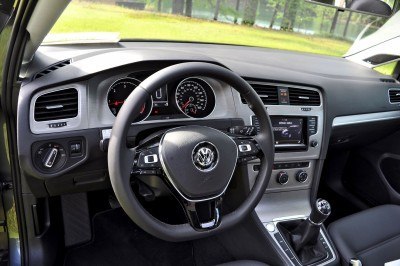 2015 VW Golf Sportwagen TDI SE 17