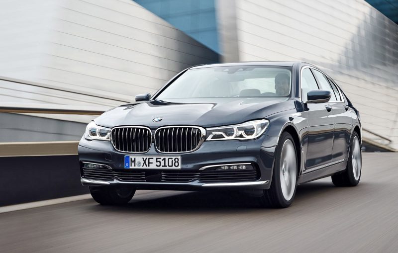 2016 BMW 750 Exterior Photos 2