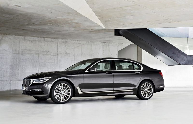 2016 BMW 750 Exterior Photos 21