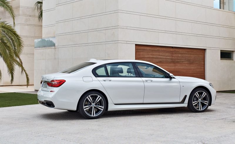 2016 BMW 750 Exterior Photos 42