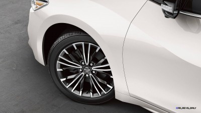2016-nissan-maxima-18-inch-alloy-wheels-zoom-hd copy