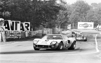 FordGT_Heritage_1969_LeMansWinningGT40InAction copy