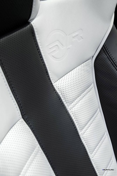 RR_Sport_SV-R_Details_Interiors_056_(109457)