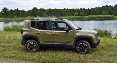 2015 Jeep RENEGADE Trailhawk Review 10