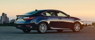 2016_Lexus_ES_300h_005_C1487D3EA92F836207F74547B951F15433B5F415 copy