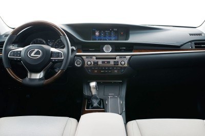 2016_Lexus_ES_350_013_A9AA057FAC6B7436A04129C6378BA8BD563C56D5