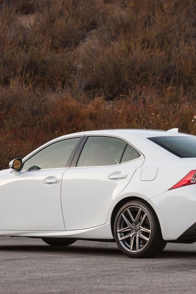 2016_Lexus_IS_300_AWD_F_SPORT_002_5BC76F50D9B9A70837836F67A7007B1B833B66C1