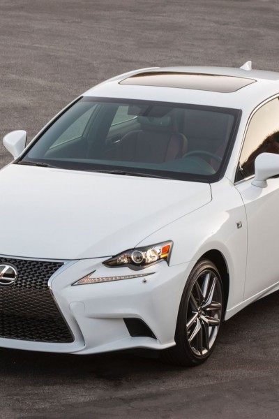 2016_Lexus_IS_300_AWD_F_SPORT_004_17A6E8A3B96812F499692604423153BFC9E7676C