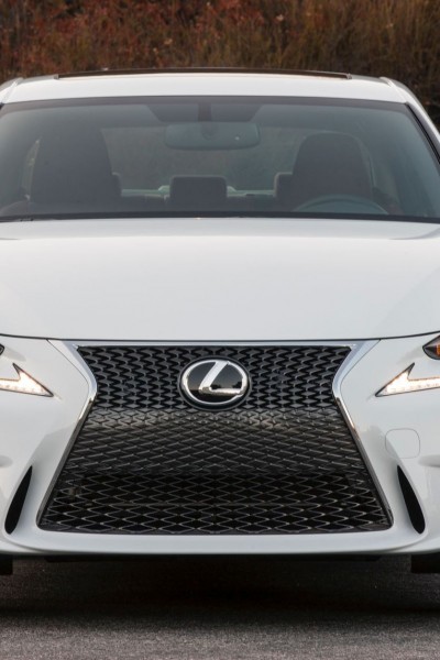 2016_Lexus_IS_300_AWD_F_SPORT_005_63EEC9CDFB27B6160C1696A68CCB03189DBCEFF8