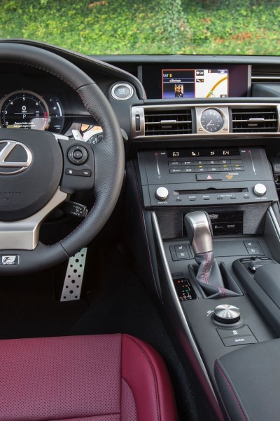 2016_Lexus_IS_300_AWD_F_SPORT_016_672B403503C4DD6EDB2A8FB8639EB75715C5EFE4