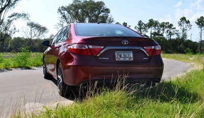 2015 Toyota Camry XSE Red 30