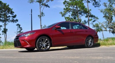 2015 Toyota Camry XSE Red 37