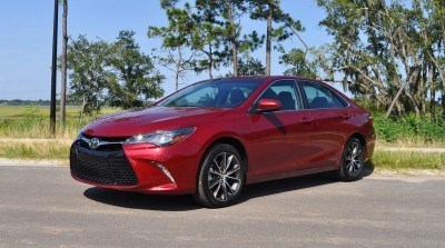 2015 Toyota Camry XSE Red 38