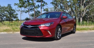 2015 Toyota Camry XSE Red 39