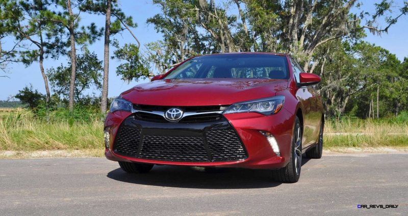 2015 Toyota Camry XSE Red 40