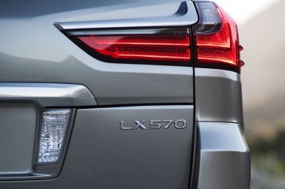 2016 Lexus LX570 15