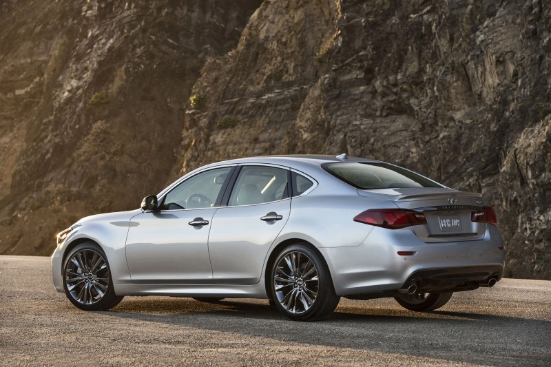 2016 Infiniti Q70 Premium Select Edition