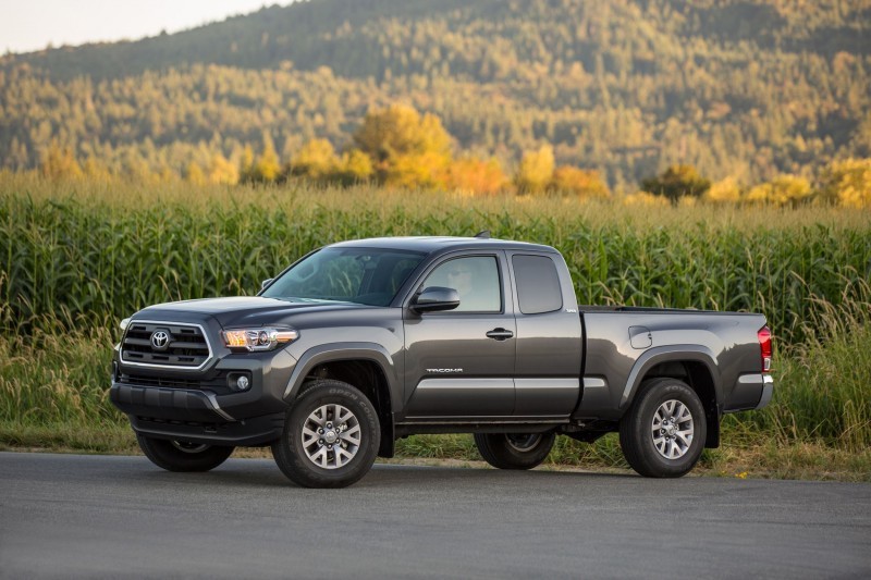 2016 Toyota TACOMA 27