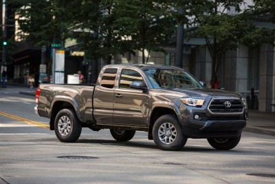 2016 Toyota TACOMA 32