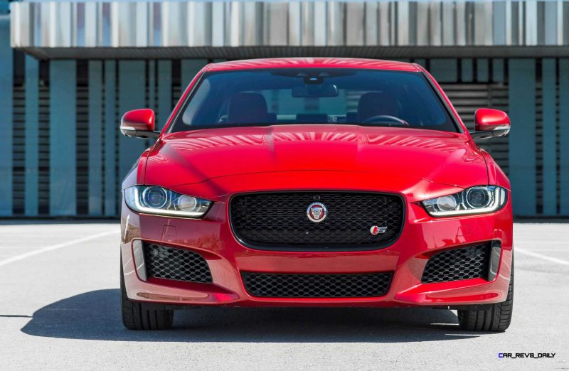 Jaguar_XE_IRR_V6S_103_(108540) copy