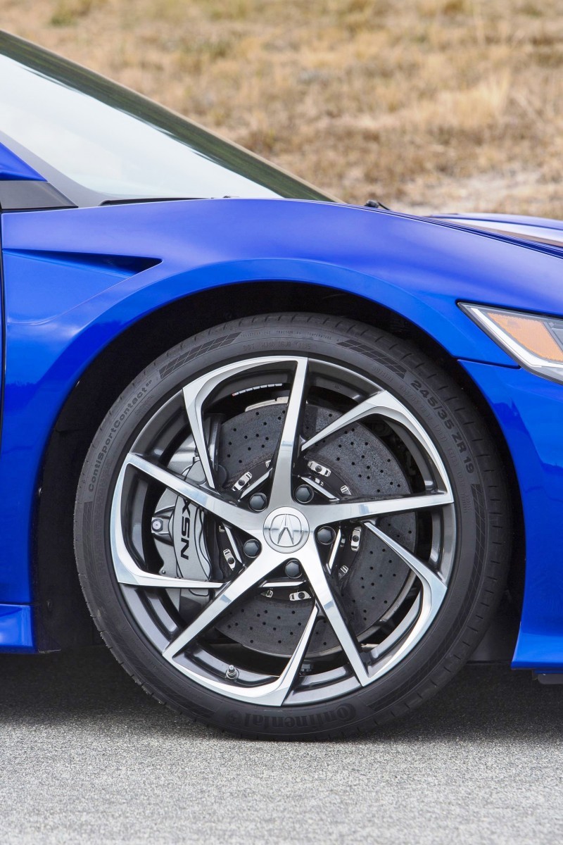 New Acura NSX in Nouvelle Blue