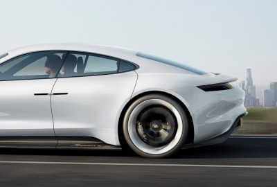 2015 Porsche Mission E 14