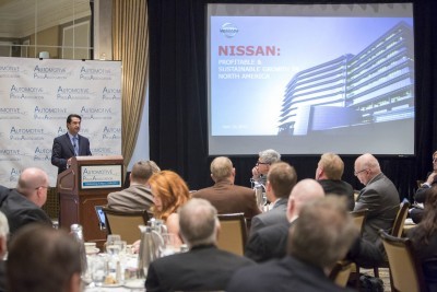José Muñoz presents new 2016 Nissan Altima in Detroit