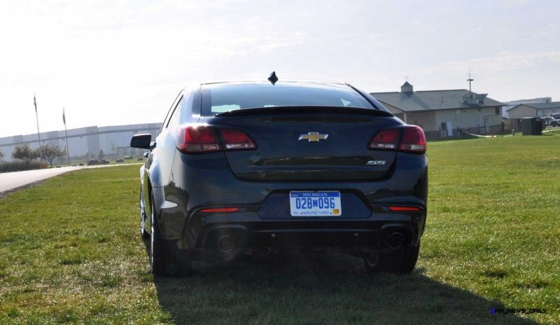 2015 Chevrolet SS Green 25