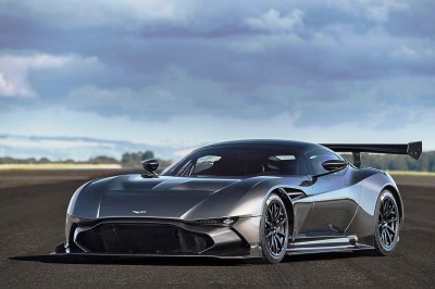 2016 Aston Martin VULCAN meets Avro VULCAN Bomber 13