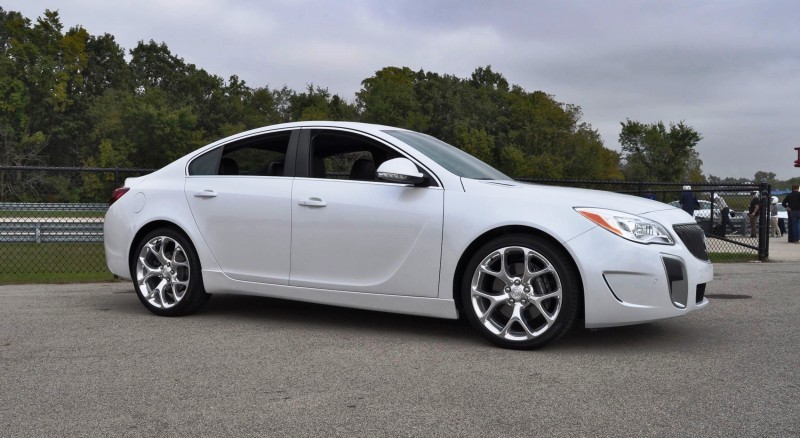 2016 Buick Regal GS 32