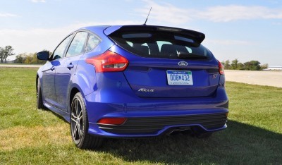 2016 Ford FOCUS ST Kona Blue 103