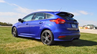 2016 Ford FOCUS ST Kona Blue 104