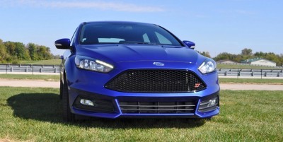 2016 Ford FOCUS ST Kona Blue 19